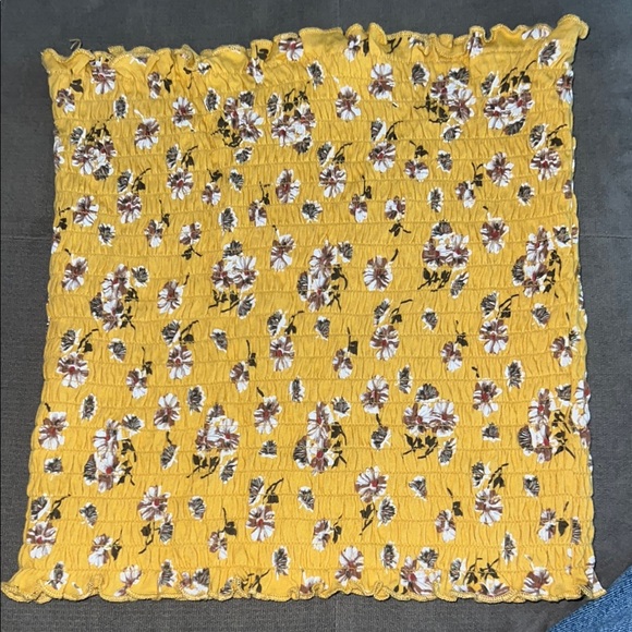 Freshman Yellow Ruffled Top - Picture 4 of 5